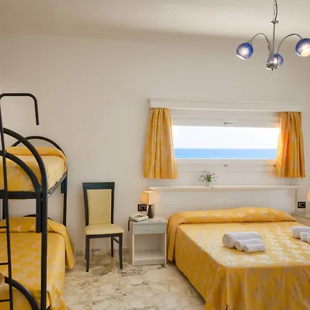 Luna Lido 3* توري سان جيوفاني أوغينتو