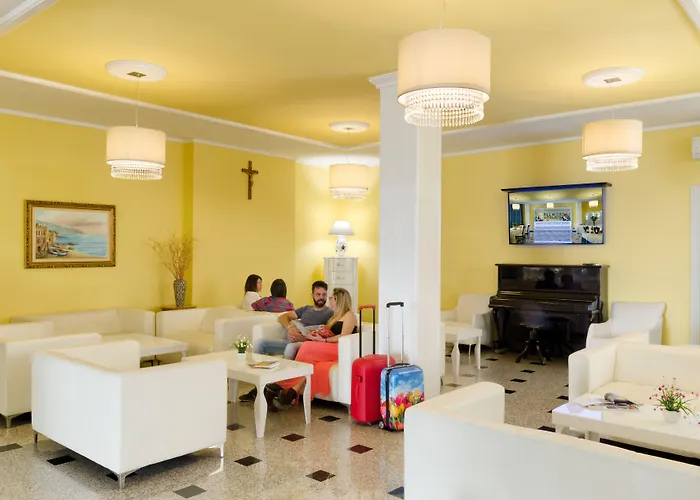 Luna Lido Hotel