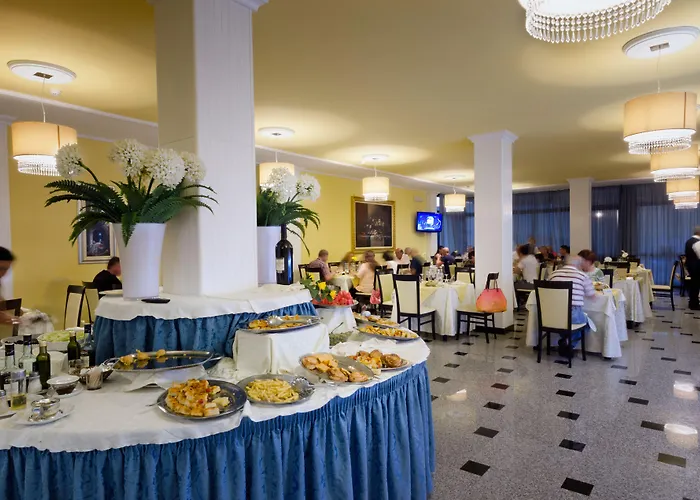 Luna Lido Hotel 3*