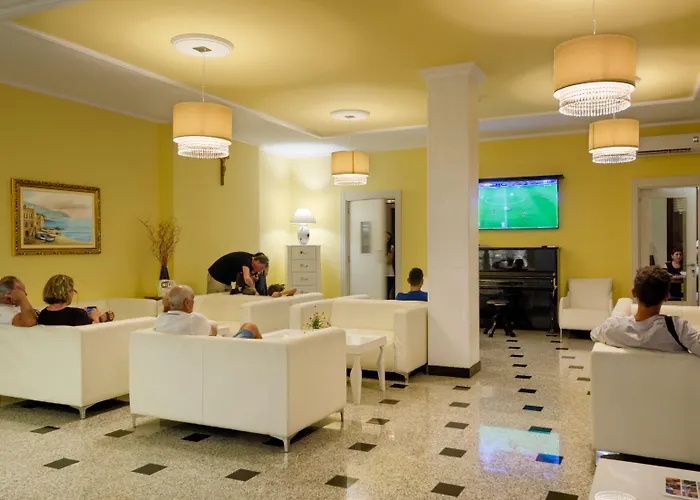 Luna Lido Hotel 3*