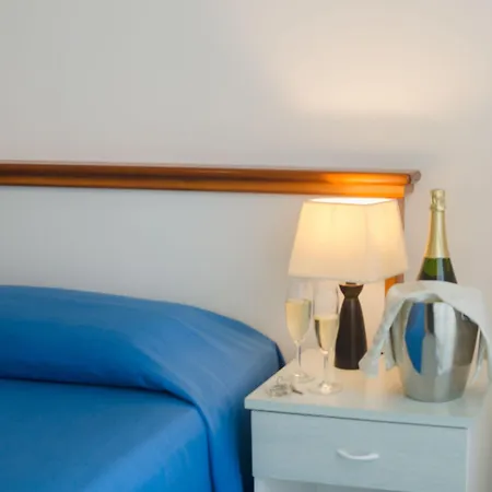 Luna Lido Hotel 3*