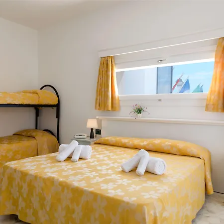Luna Lido فندق
