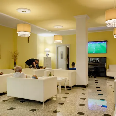 Luna Lido Hotel 3*