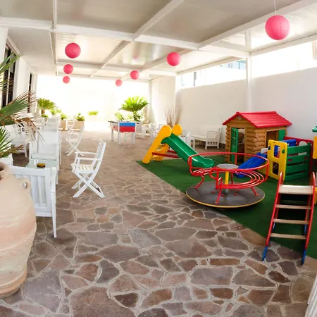 فندق Luna Lido توري سان جيوفاني أوغينتو